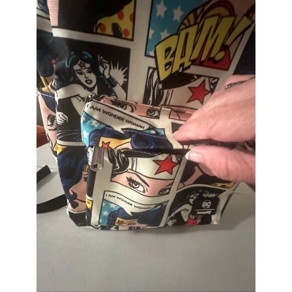 Loungefly DC Women's Multicolor Wonder Woman Panel Comic Backpack OS - Picture 3 of 9